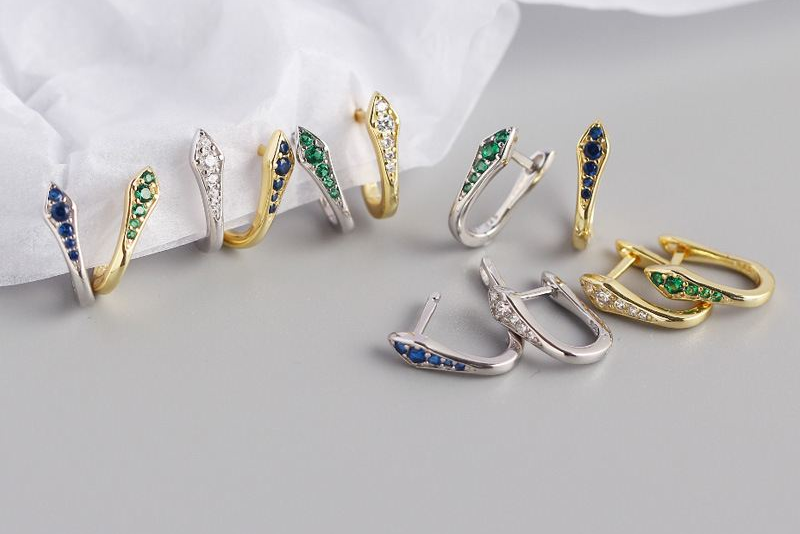 Which Jewelry Color Suits Your Skin Tone?