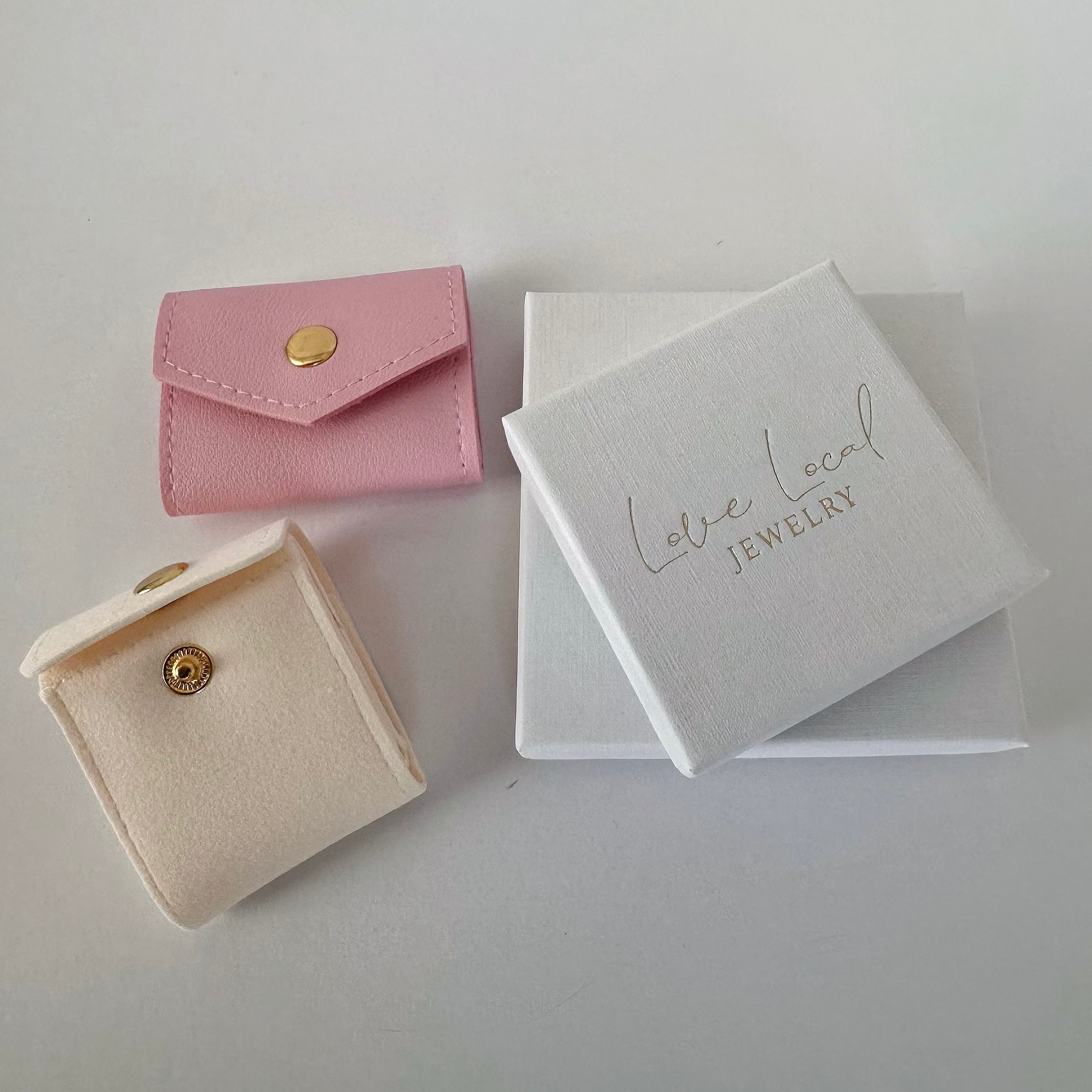 Dein Gratis Geschenk im Wert von ab 26€ & Schmuck-Reiseetui