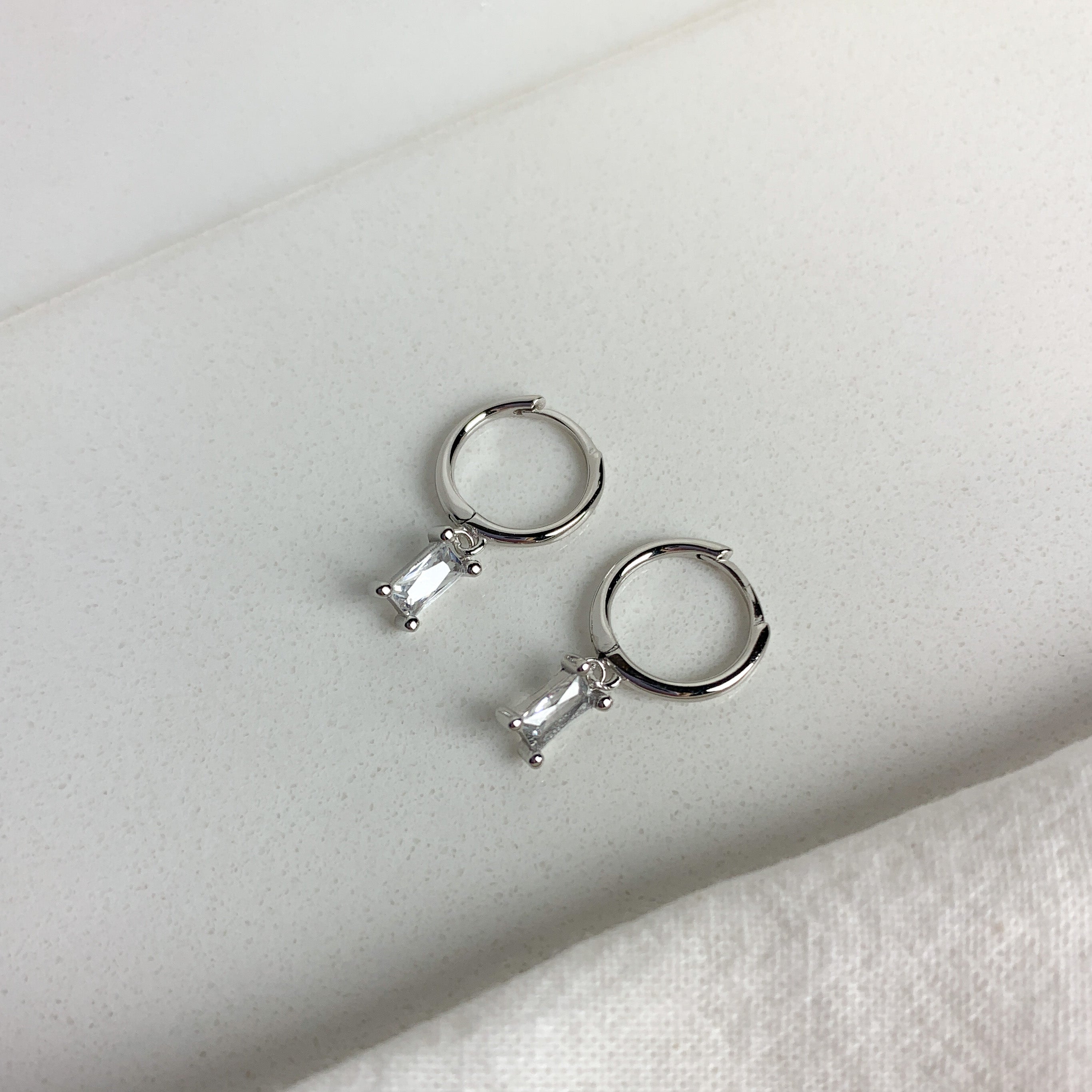 BURCU HOOPS 1,1CM - MULTIPLE COLORS