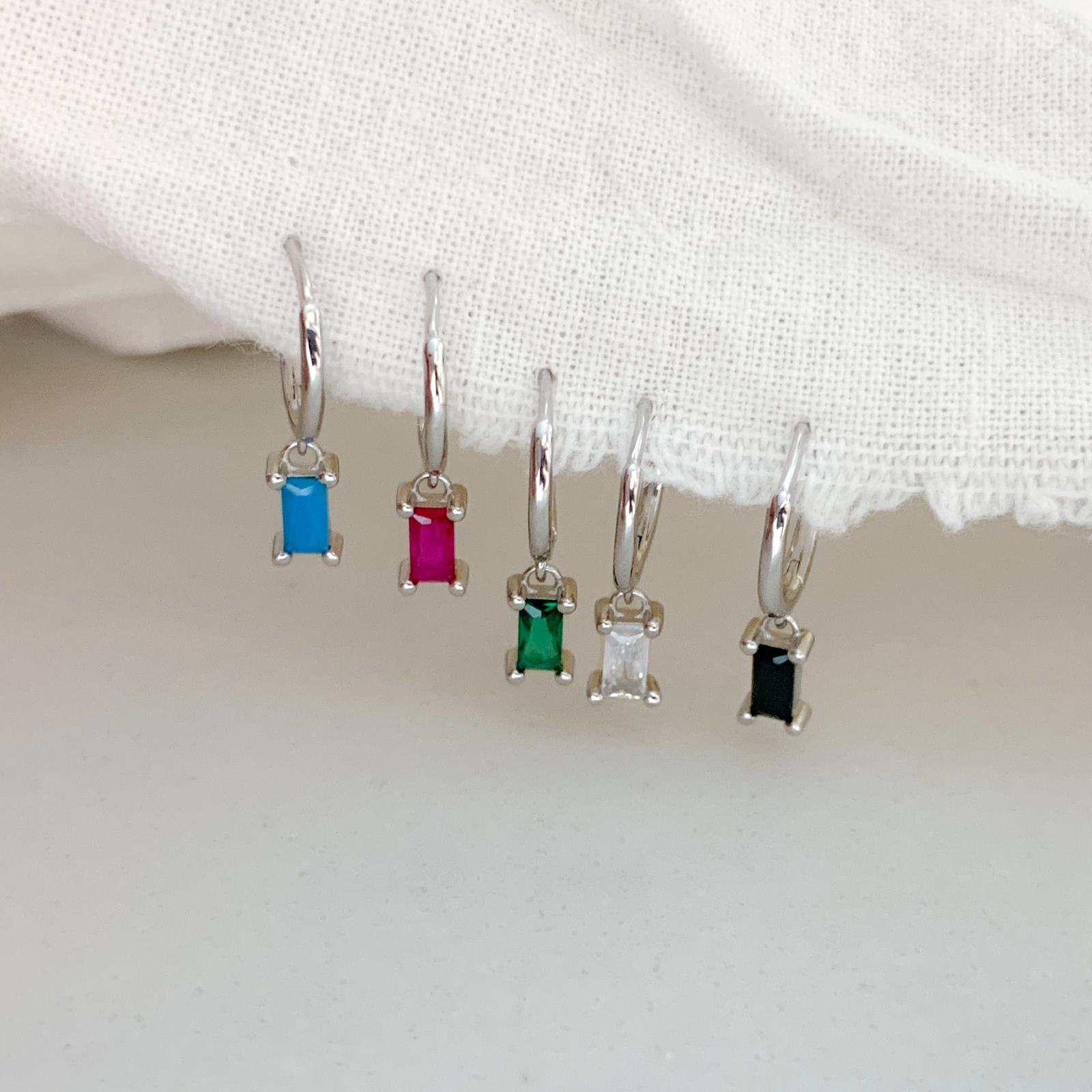 BURCU HOOPS 1,1CM - MULTIPLE COLORS