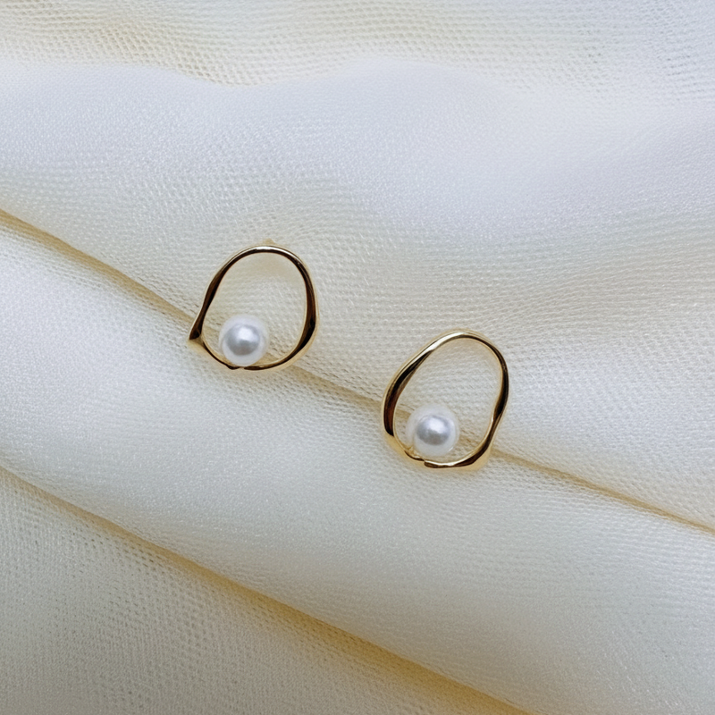 MONACO PEARL STUDS