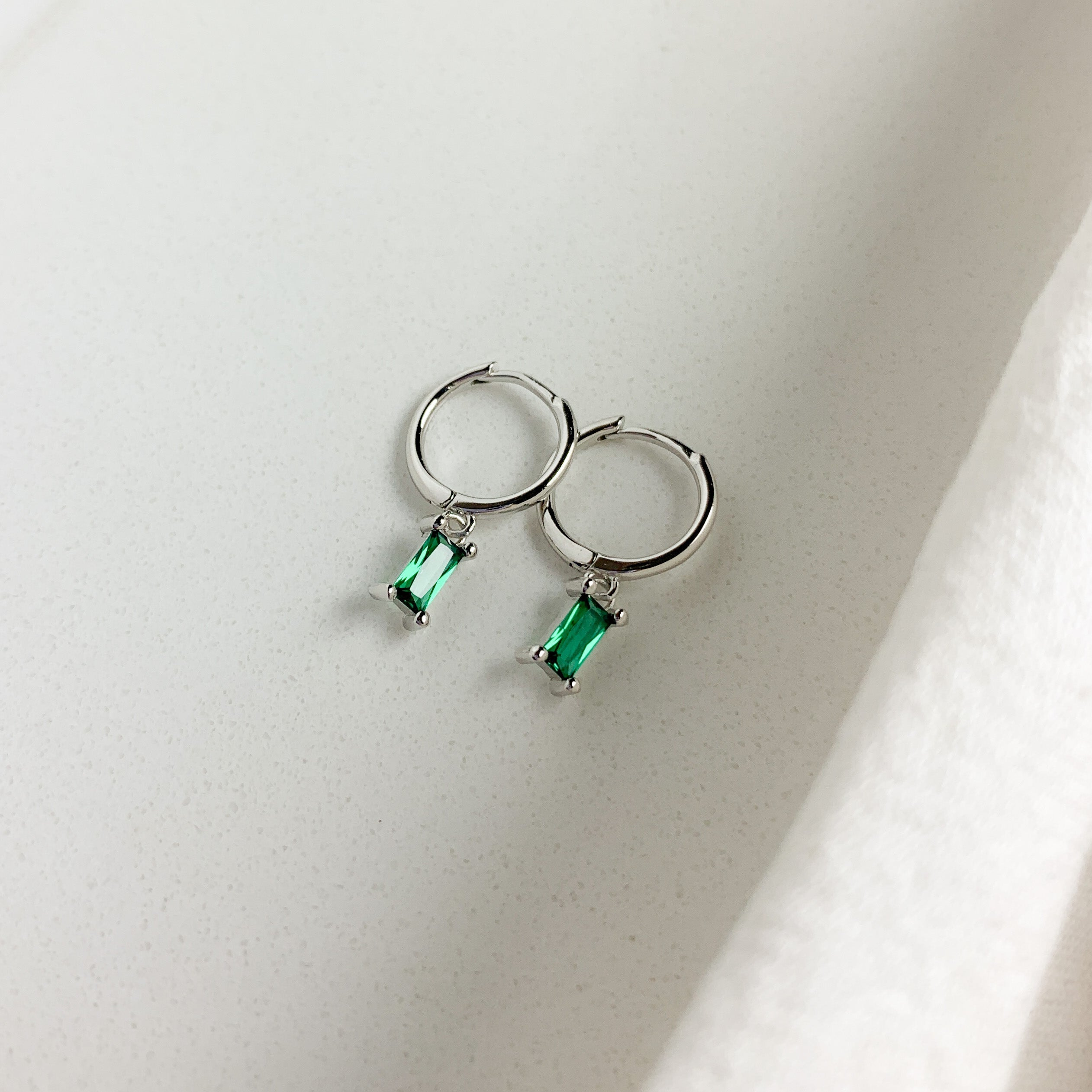 BURCU HOOPS 1,1CM - MULTIPLE COLORS