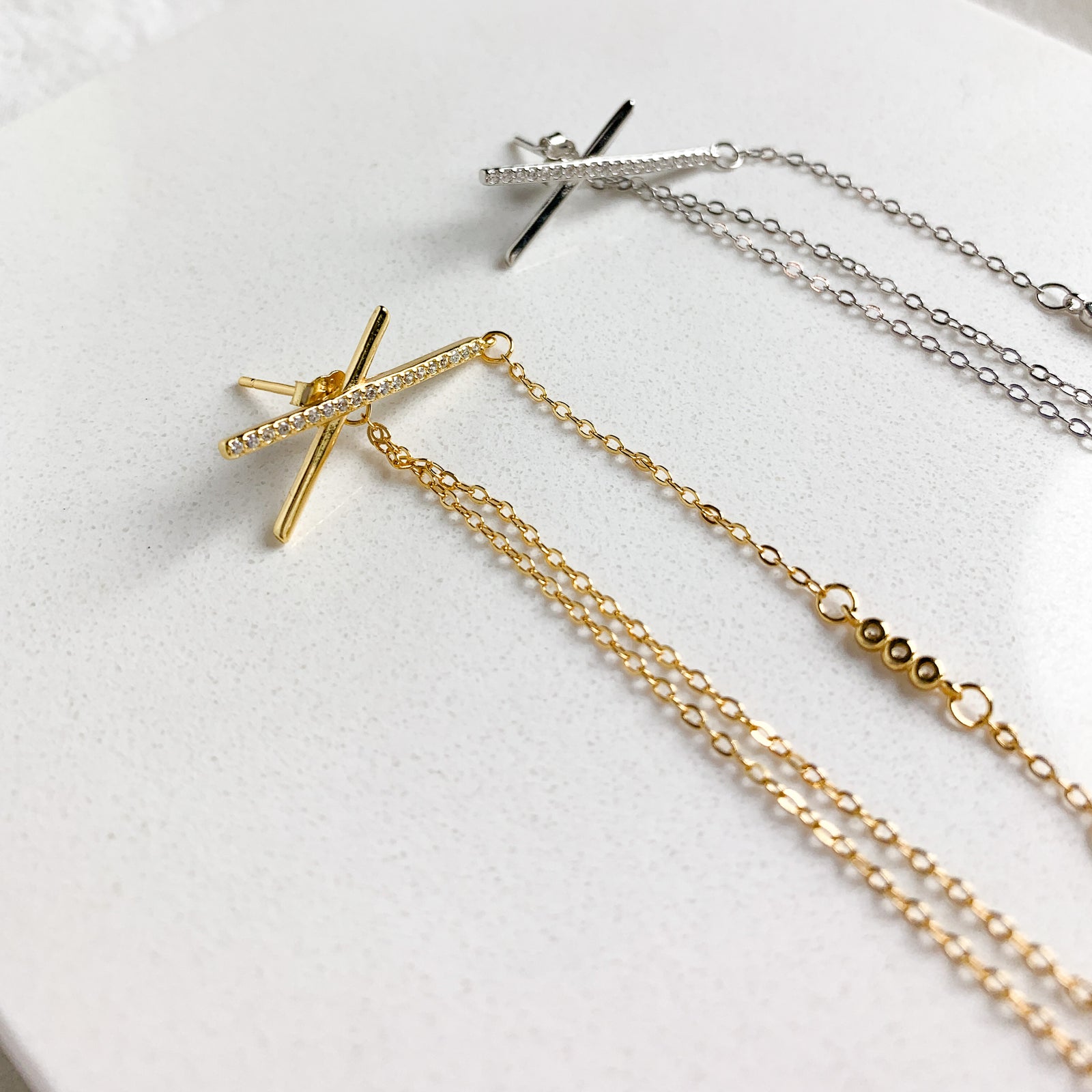 ★人氣★LAZY DAWN★unbal chain earring_2色 LAILA DANGLING EARRINGS – Love Local Jewelry